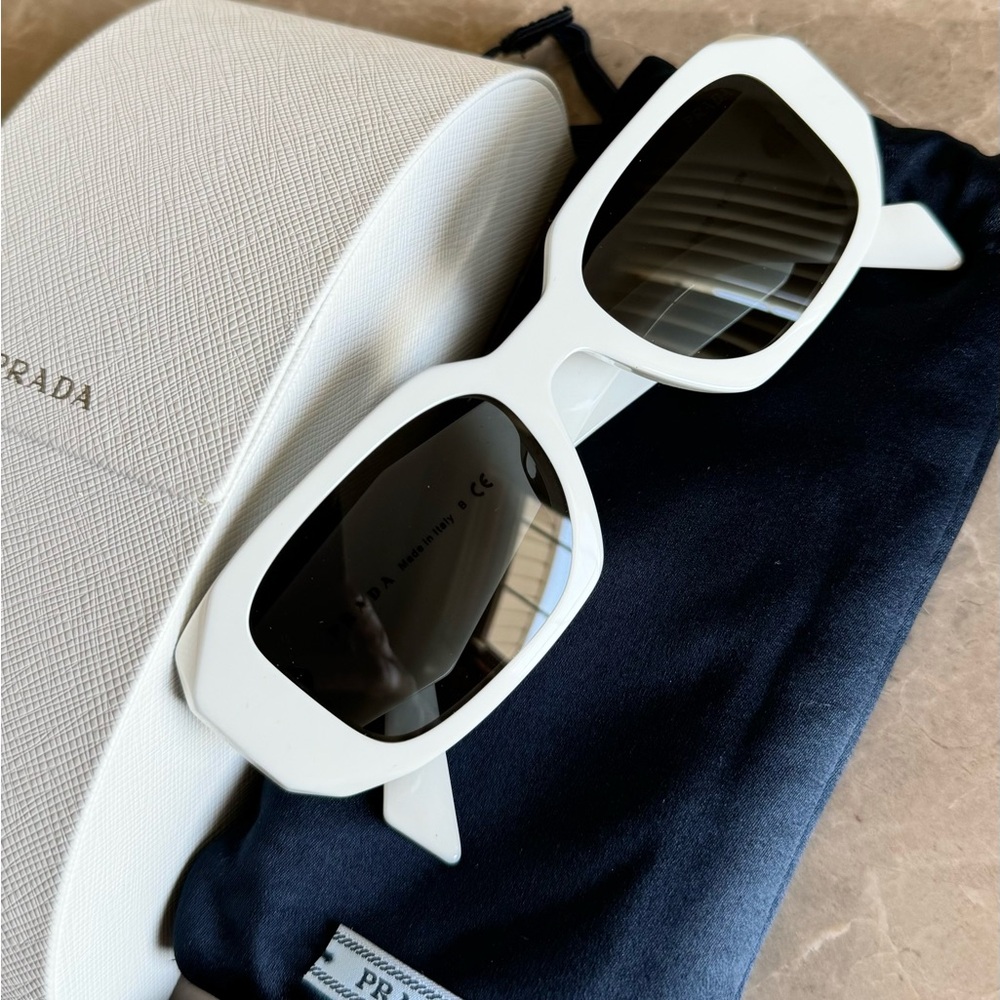Prada sunglasses 💖